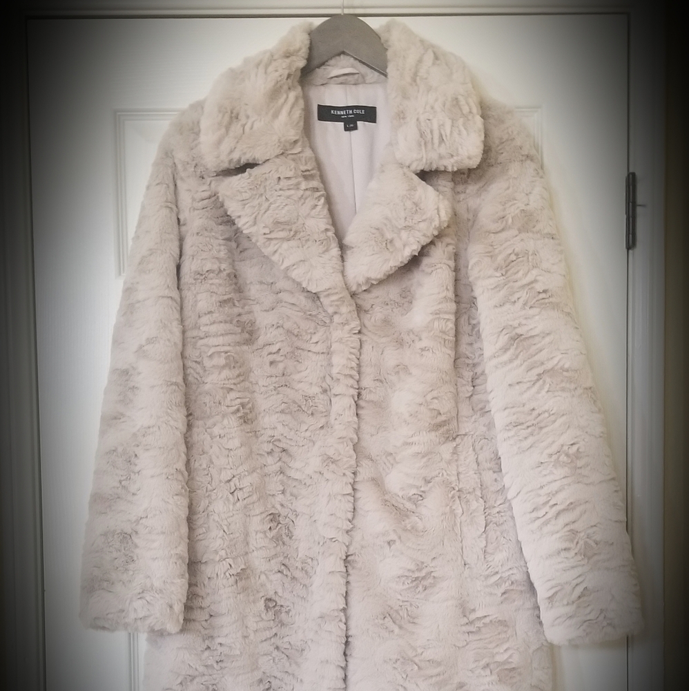 Kenneth Cole Fur💥